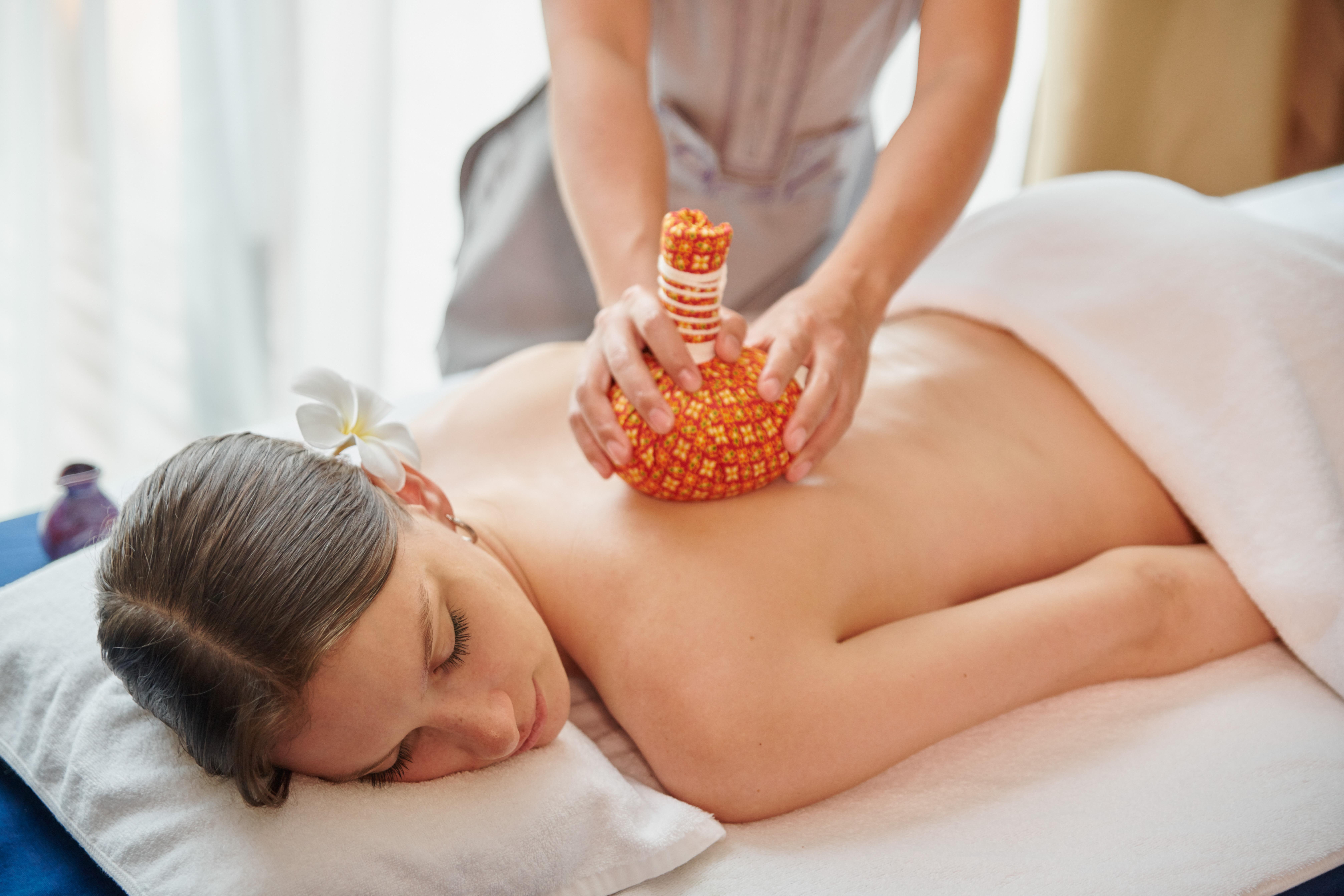 Salinda Resort Phu Quoc - Sparkling Wine Breakfast Exterior foto Thai massage with hot herbal compress