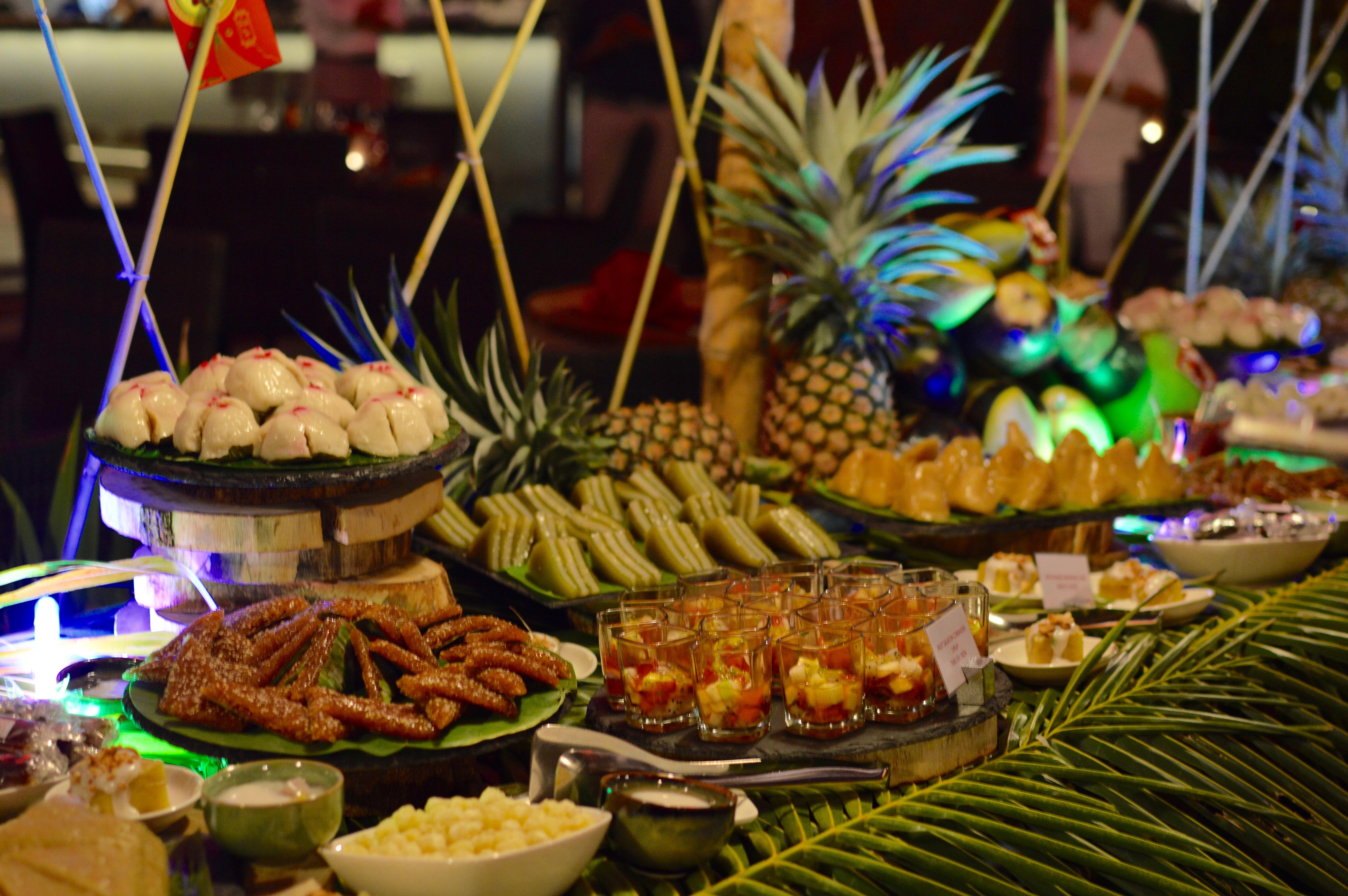 Salinda Resort Phu Quoc - Sparkling Wine Breakfast Exterior foto A selection of Philippine desserts