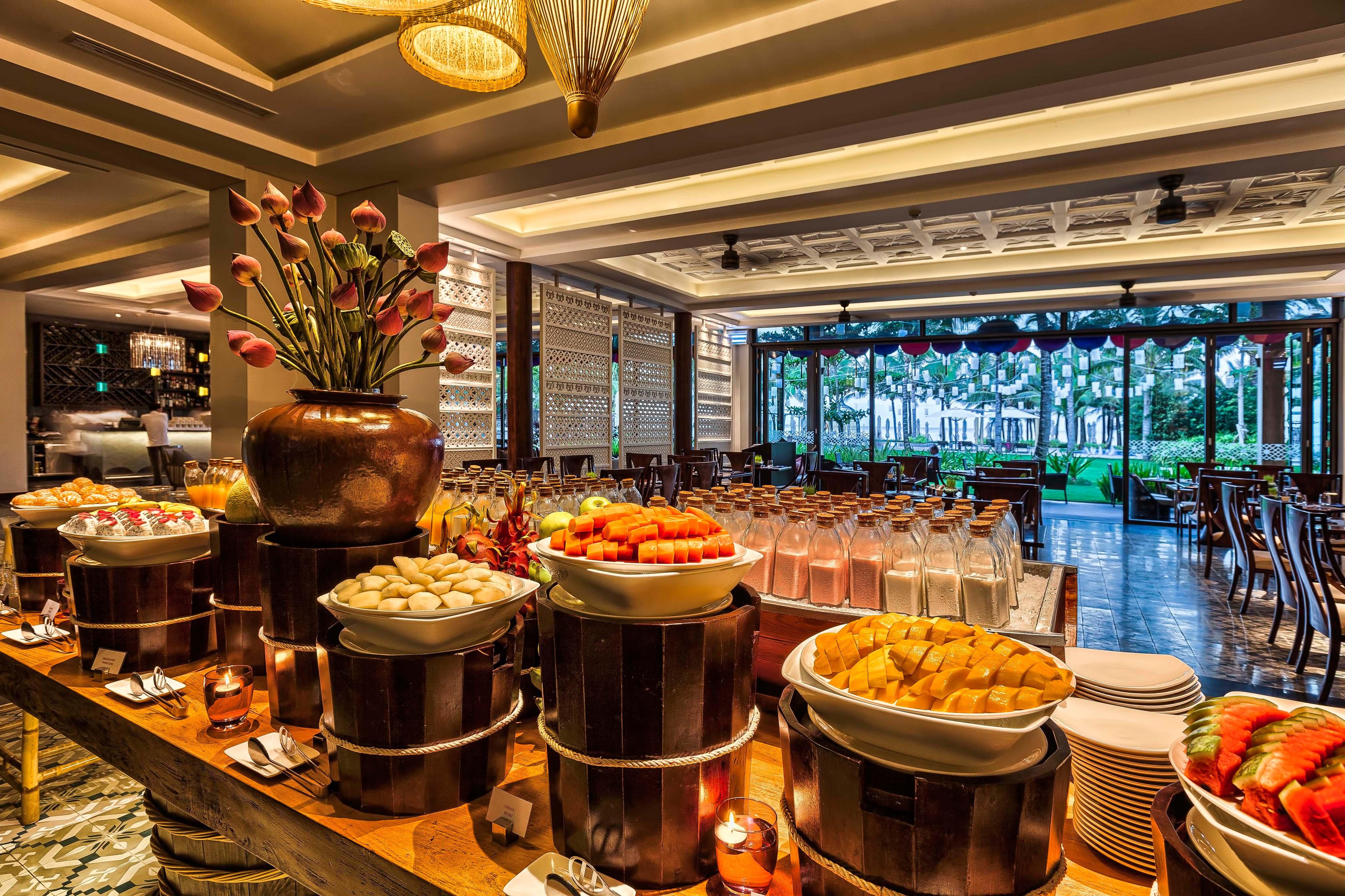Salinda Resort Phu Quoc - Sparkling Wine Breakfast Exterior foto The buffet at the hotel