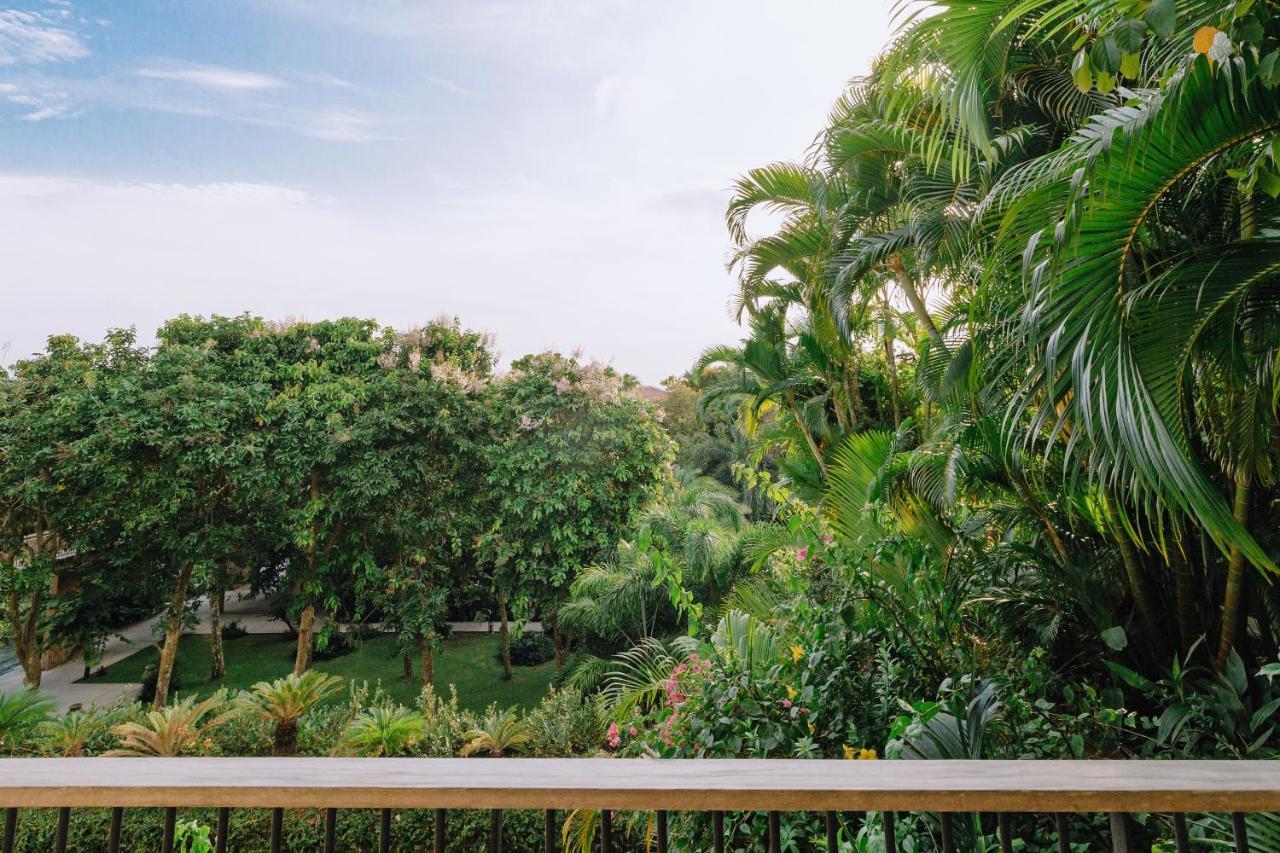 Salinda Resort Phu Quoc - Sparkling Wine Breakfast Exterior foto View of the gardens from the house
