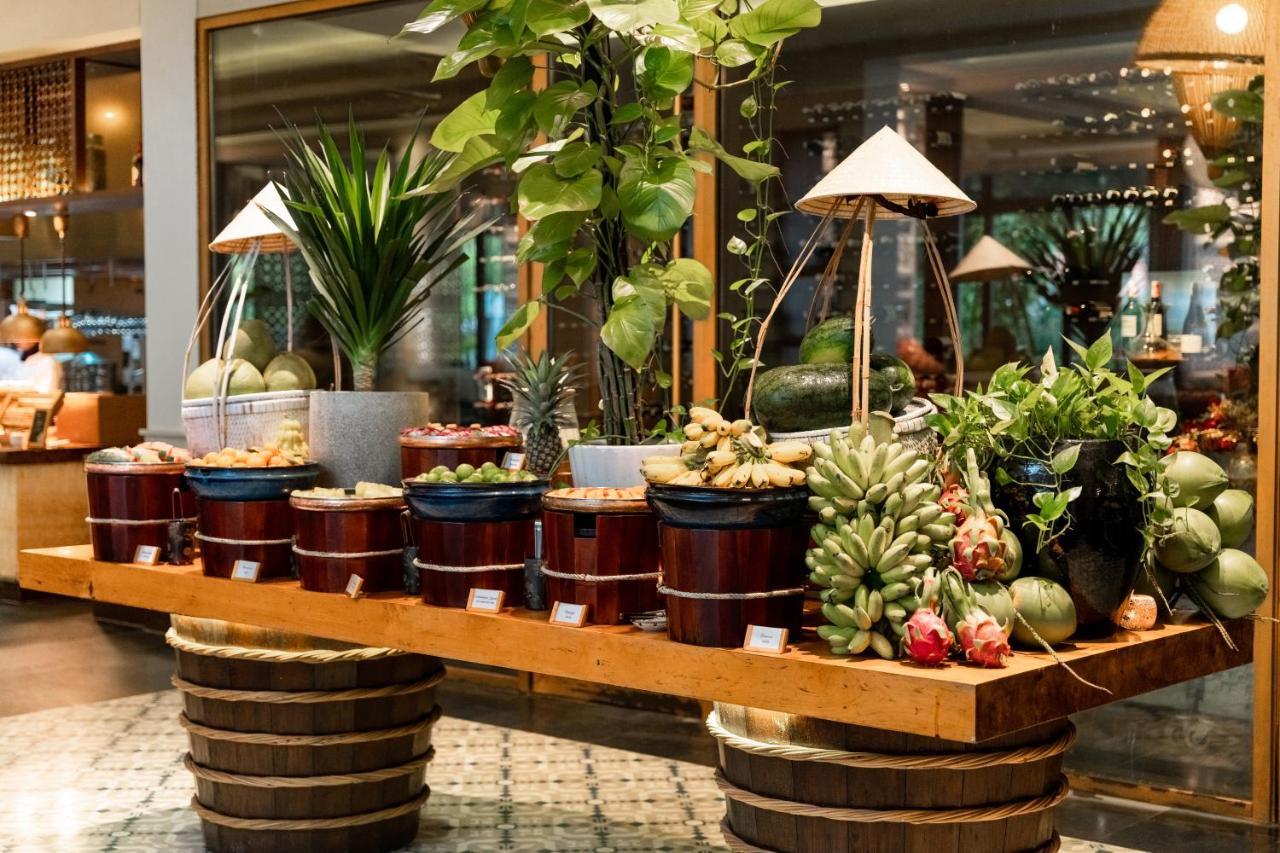 Salinda Resort Phu Quoc - Sparkling Wine Breakfast Exterior foto A buffet at a hotel